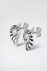 Mini Nautilus Black Earrings
